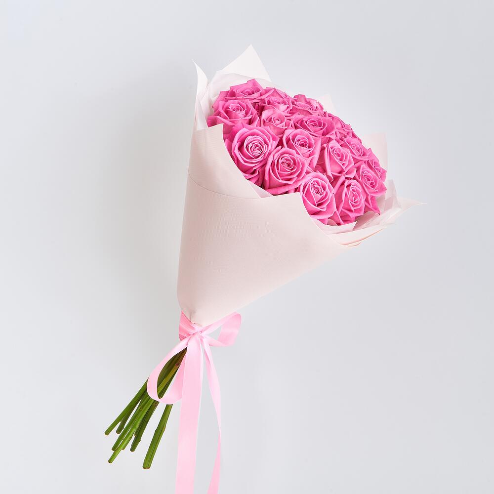 Букет из 19 розовых роз