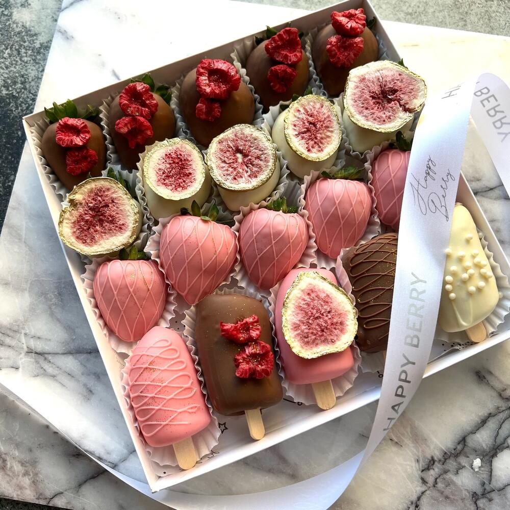 Клубника и бананы в шоколаде: «Романтический день»