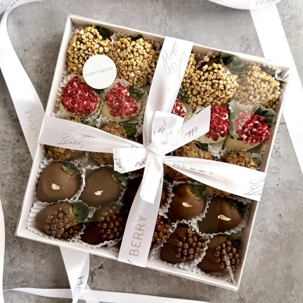 Клубника в шоколаде "Ассорти" (20-25 ягод)