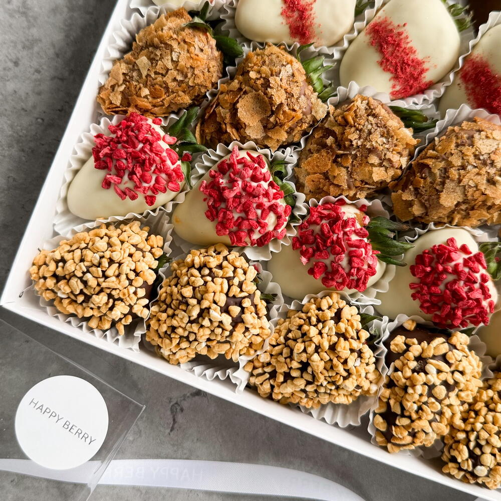 Клубника в шоколаде "Три шоколадки" (25-30 ягод)