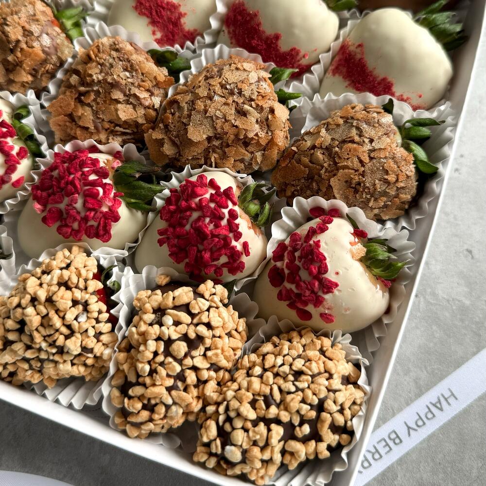 Клубника в шоколаде "Три шоколадки" (25-30 ягод)