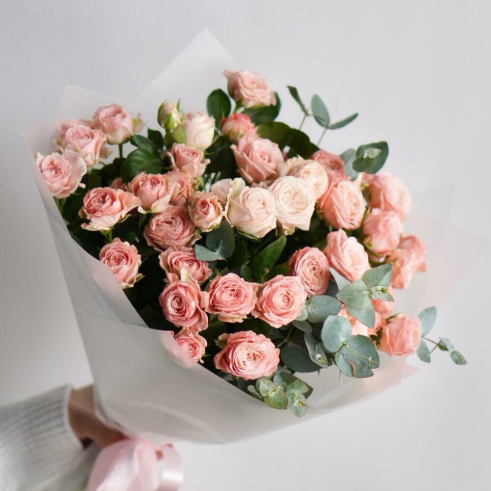 Монобукет пионовидных кустовых роз сорта «Мадам Бамбастик», размер «М», 9 шт.