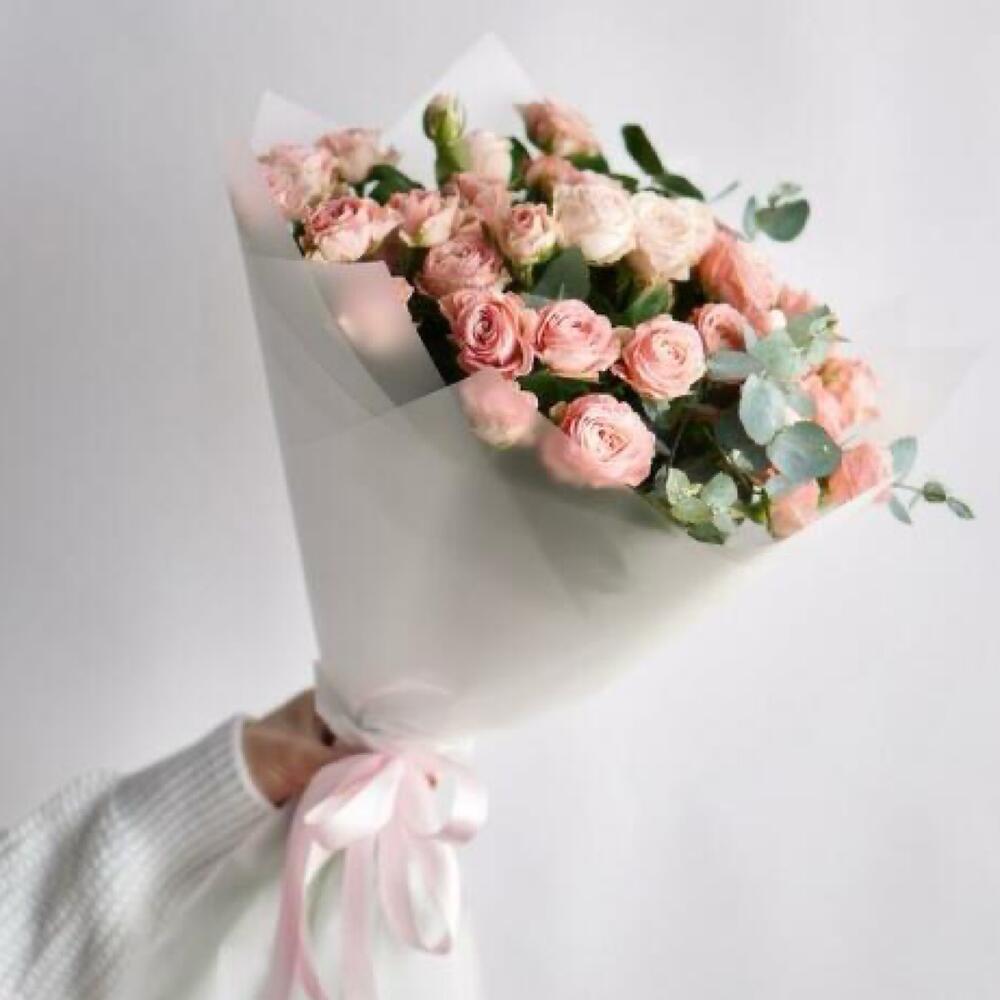 Монобукет пионовидных кустовых роз сорта «Мадам Бамбастик», размер «М», 9 шт.