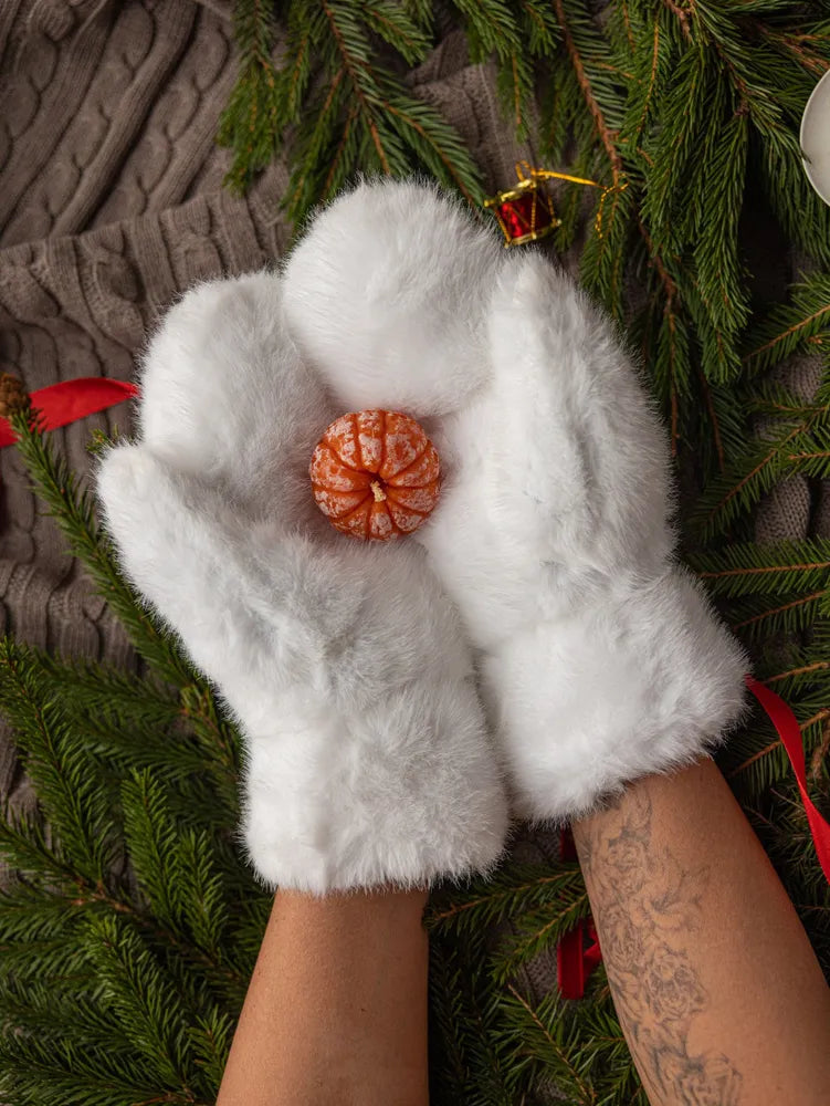 Подарочный набор для женщин, подарок для учительницы, матери, подруги или коллеги, включающий шарф, варежки и свечу мандаринового цвета.